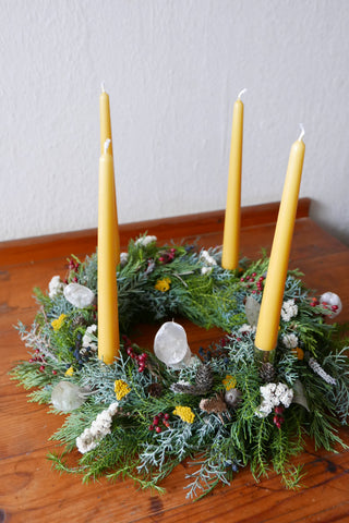 aventskranz gelb gelbe kerzen bio pflanzen slow flowers