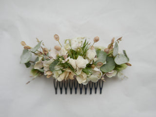 Haarkamm aus Trockenblumen mit Eukalyptus bio slowflowers hochzeit