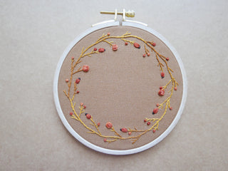 Stickvorlage 'Hagebuttenkranz'