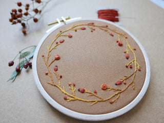 Stickvorlage 'Hagebuttenkranz'