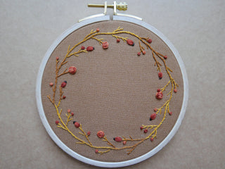 Stickvorlage 'Hagebuttenkranz'