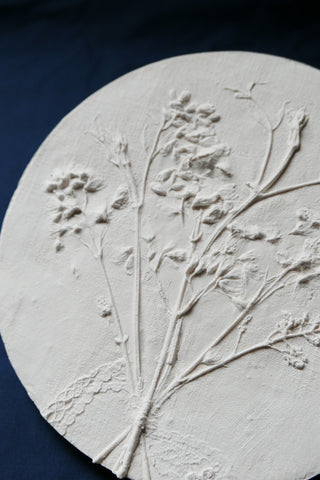 Botanical Bas Relief 'Japanese snow flower'