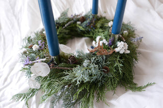 Adventskranz 'Petrol' (Bio-Pflanzen)