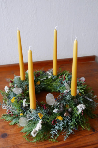 Adventskranz slow flowers gelb warm