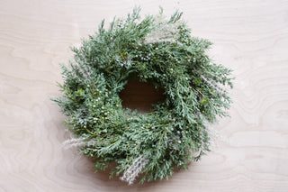 adventskranz silber grau mit sukkulenten