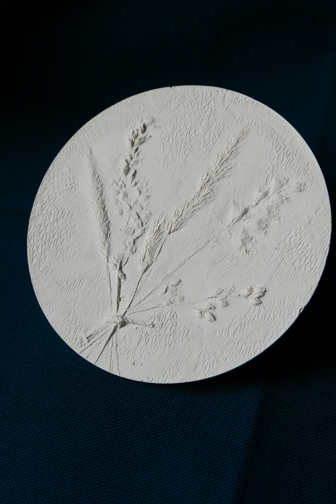 Botanical bas relief 'Papaver&Solidago'