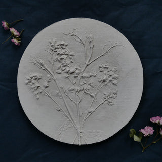 Botanical Bas Relief 'Japanese snow flower'